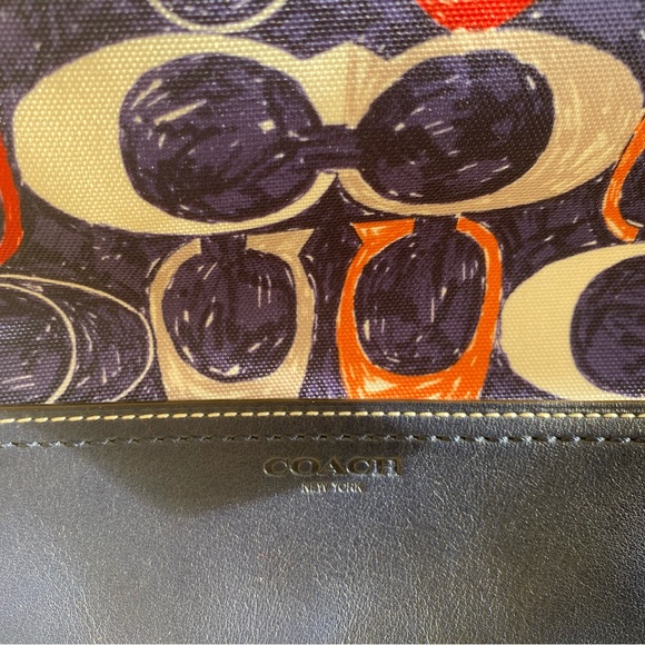 Rare Navy authentic coach sling bag - Picture 4 of 13